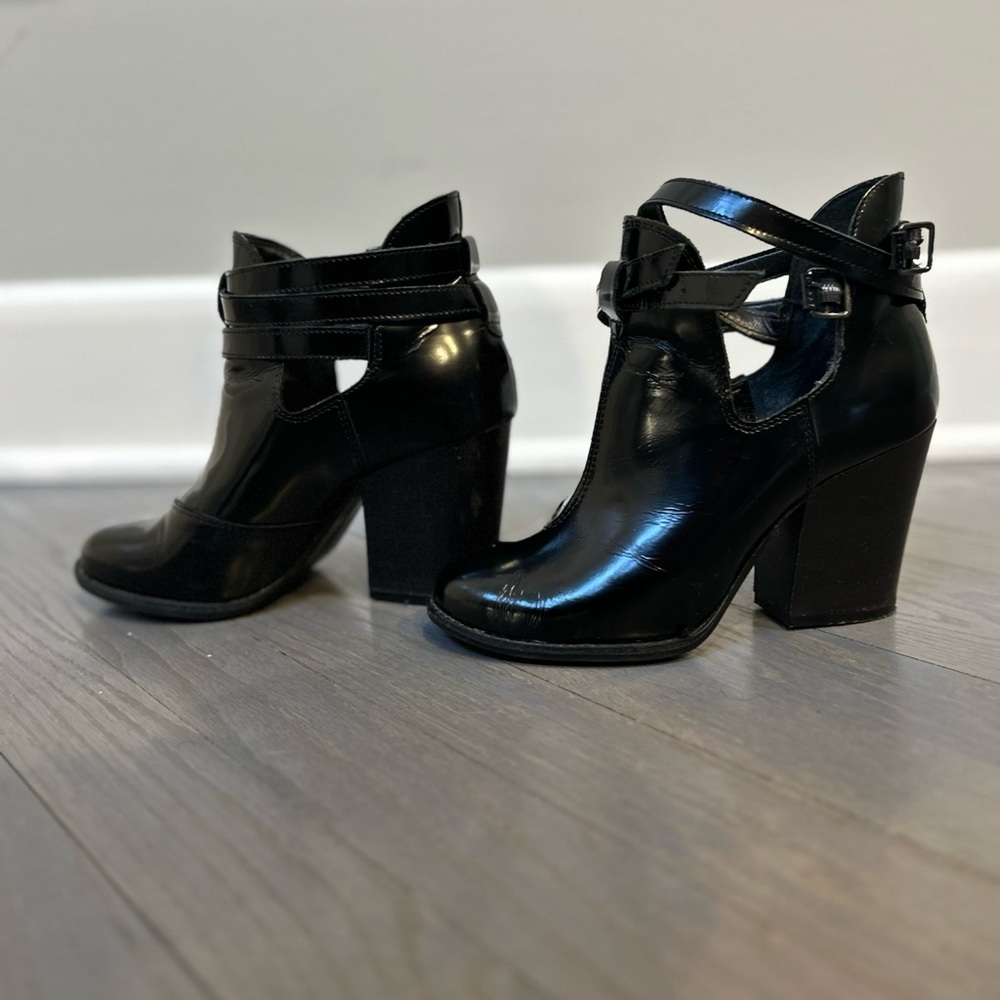 Bata booties y.
